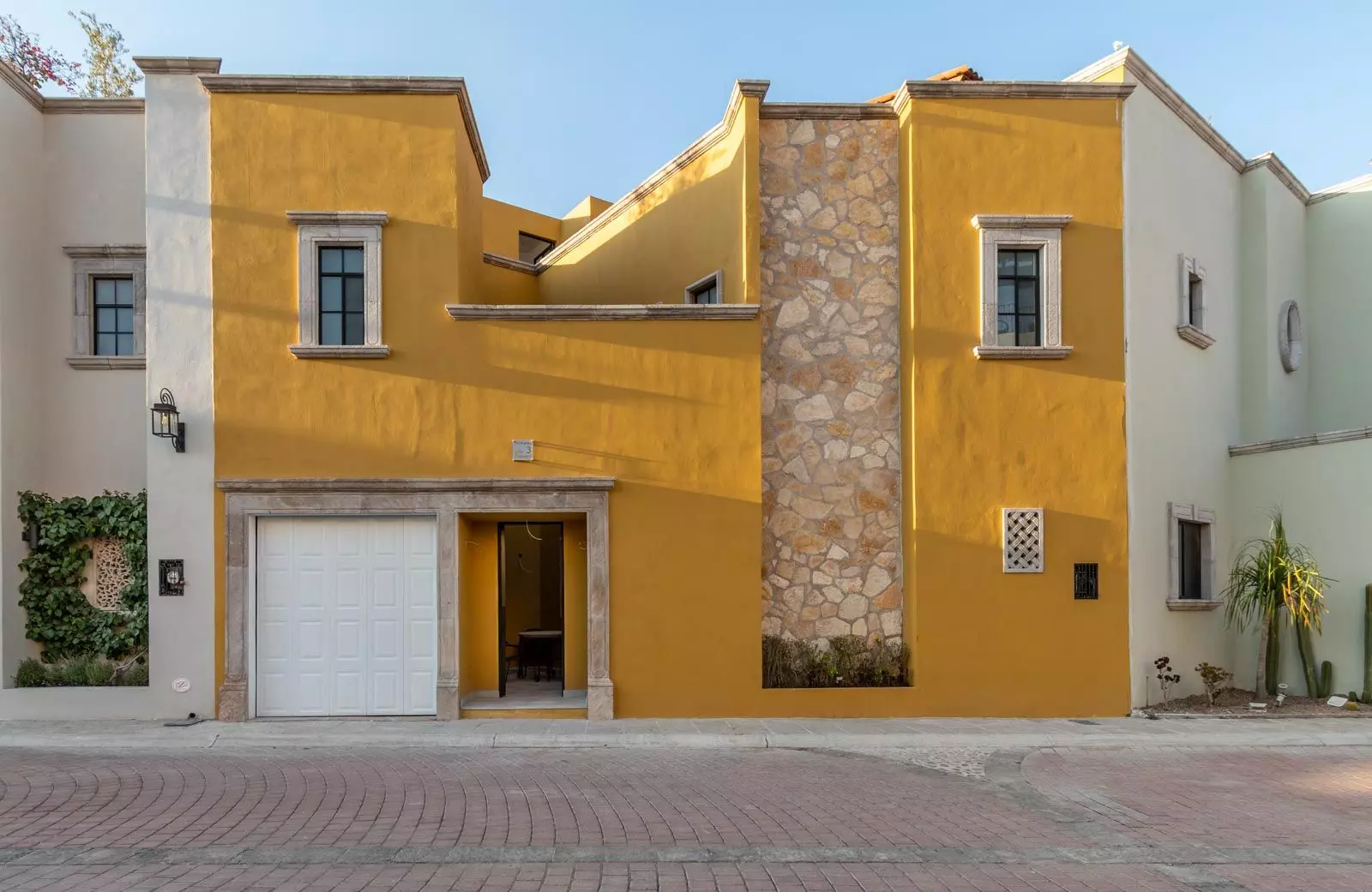 Villa Tamayo, photo 1 of 23