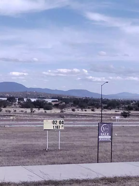 El Carmelo Lot, photo 1 of 2