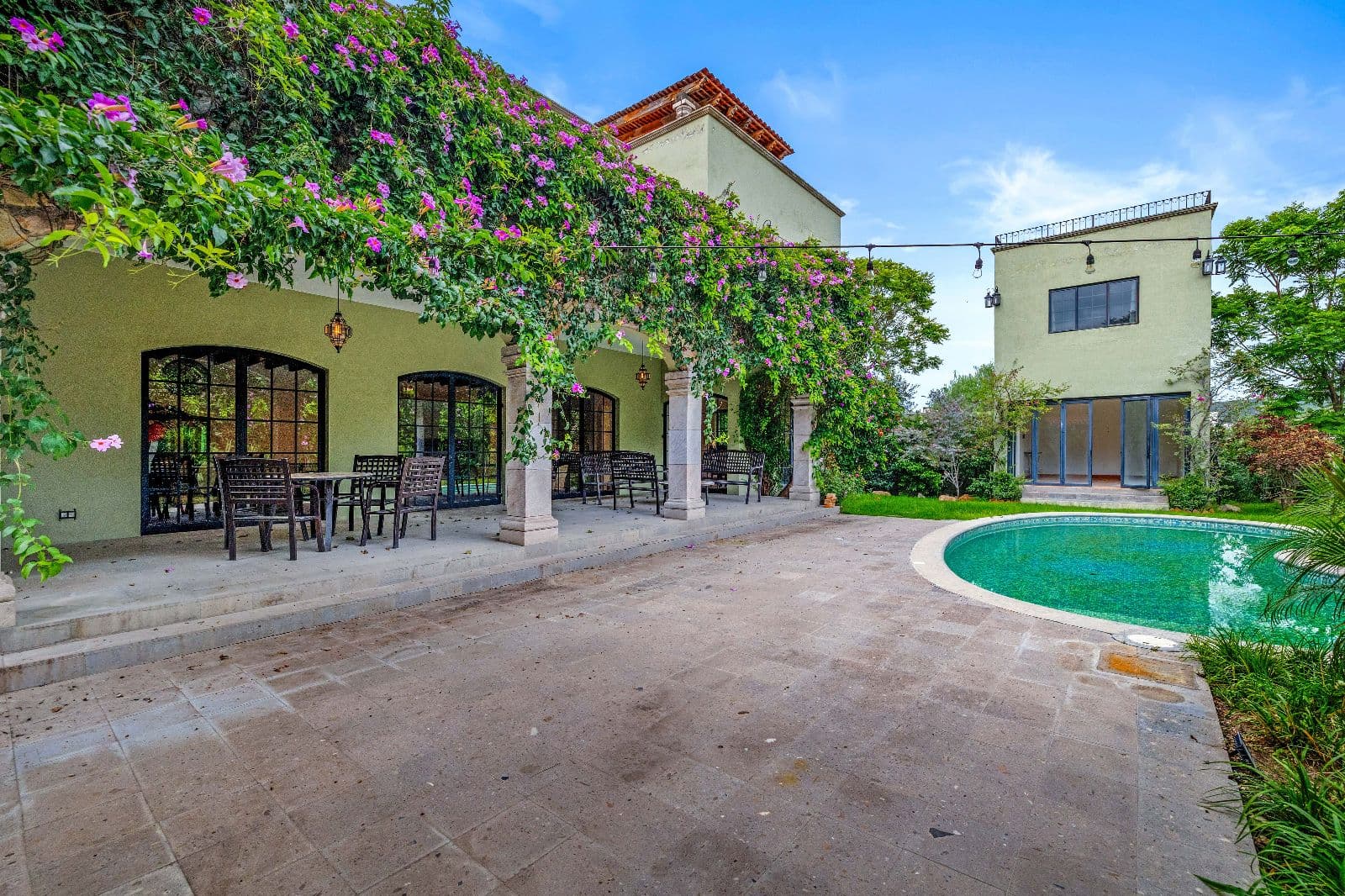 Casa Green, photo 1 of 26